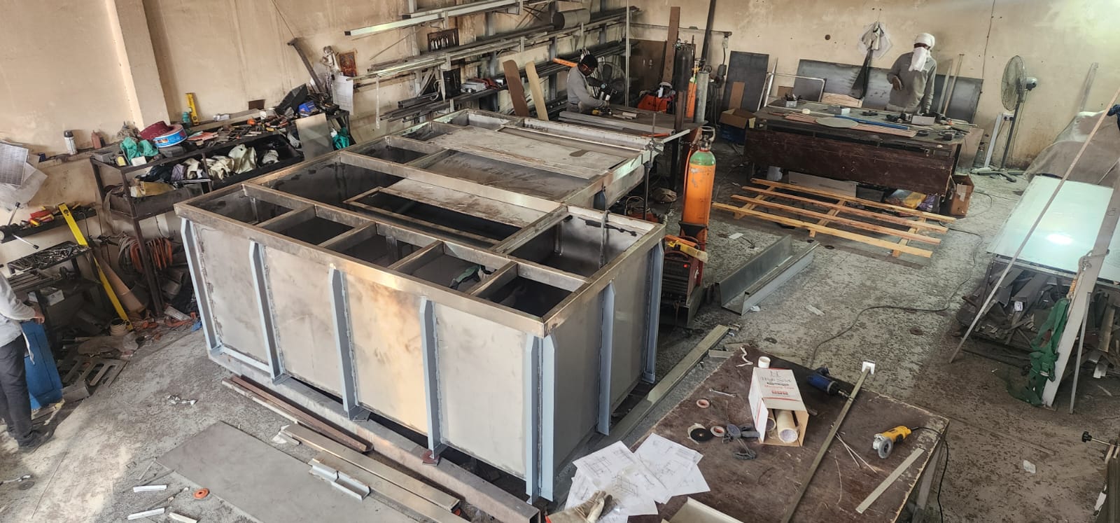 Stainless steel tank assembly and panels